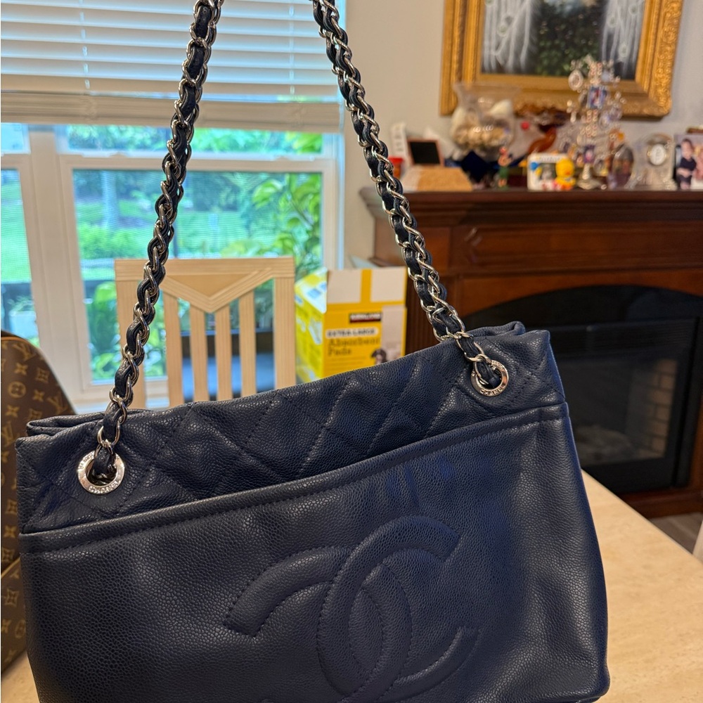 Chanel Dark Blue Quilted Shoulder Bag - Picture 7 of 8